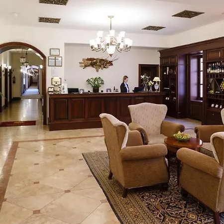 Andrassy Kuria & 5* Тарцаль
