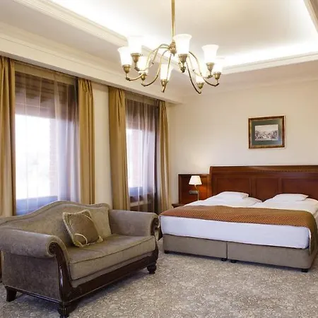 Andrassy Kuria & 5*