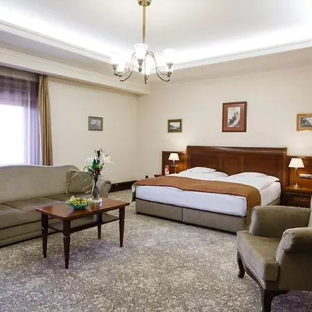 Отель Andrassy Kuria &