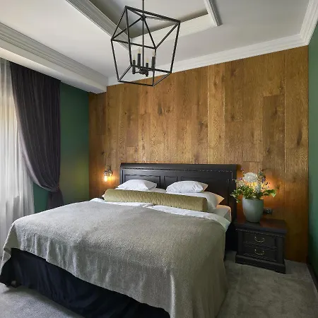 Отель Andrassy Kuria & 5*