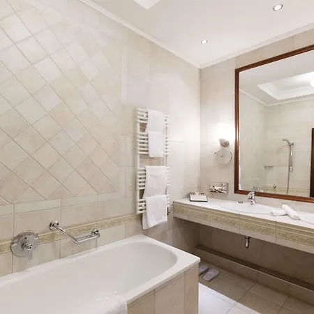 Hotel Andrassy Kuria & Tarcal