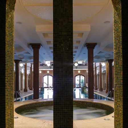 Andrassy Kuria & Hotel 5*