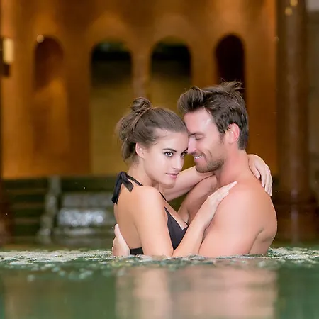 Andrassy Kuria & Отель Тарцаль