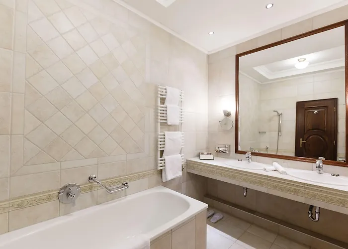 Hotell Andrassy Kuria & Tarcal