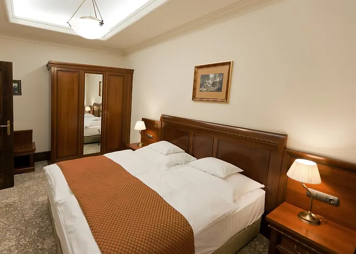 Andrassy Kuria & Hotell 5*